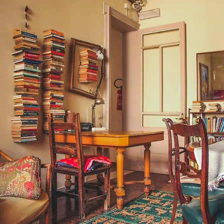 Casa Verdi - House Of Travelers Guest house
