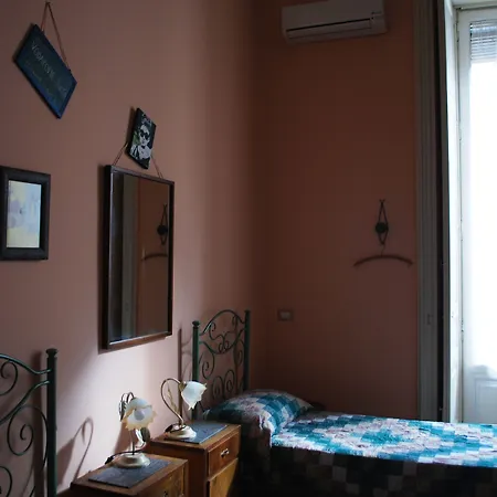 Casa Verdi - House Of Travelers بيت ضيافة كاتانيا