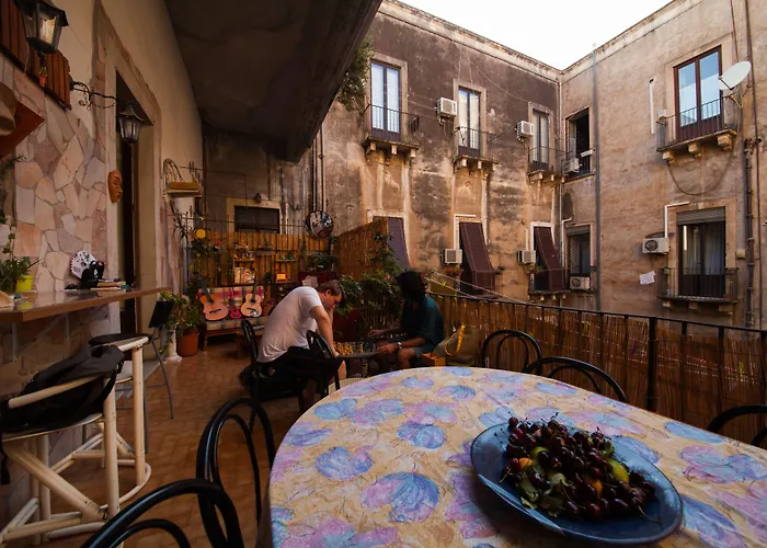 Casa Verdi - House Of Travelers Gasthuis Catánia